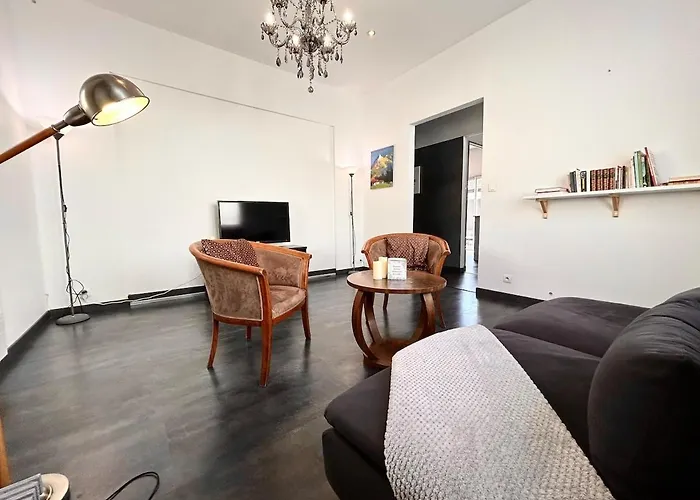 Apartmán La D'azur-clim-jardin Nîmes